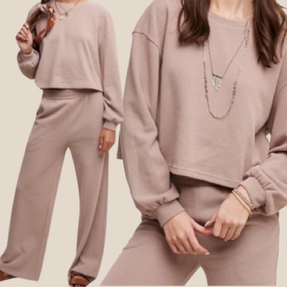 New in Knit Cropped Sweatshirt Top and Wide Leg Pants Athleisure Lounge Set - Picture 2 of 7